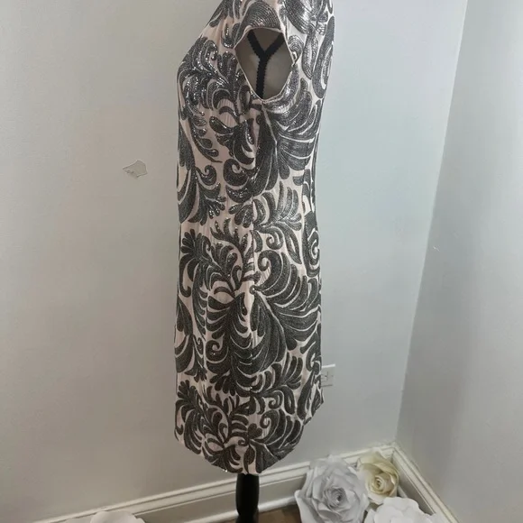 Adrianna Papell Gray and Black Sheath Mini‎ Dress - Picture 5 of 10